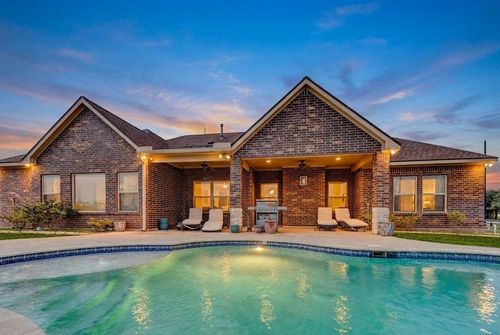 2688 Settlers Way Dr, Sealy, TX, 77474-0012 | Card Image