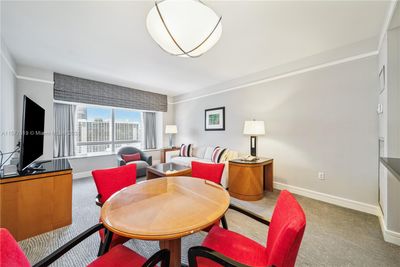 3209 - 1435 Brickell Ave, Home with 1 bedrooms, 1 bathrooms and null parking in Miami FL | Image 3