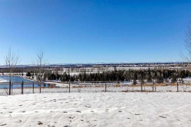 329 Douglasdale Point Se, Home with 4 bedrooms, 2 bathrooms and 6 parking in Calgary AB | Image 50