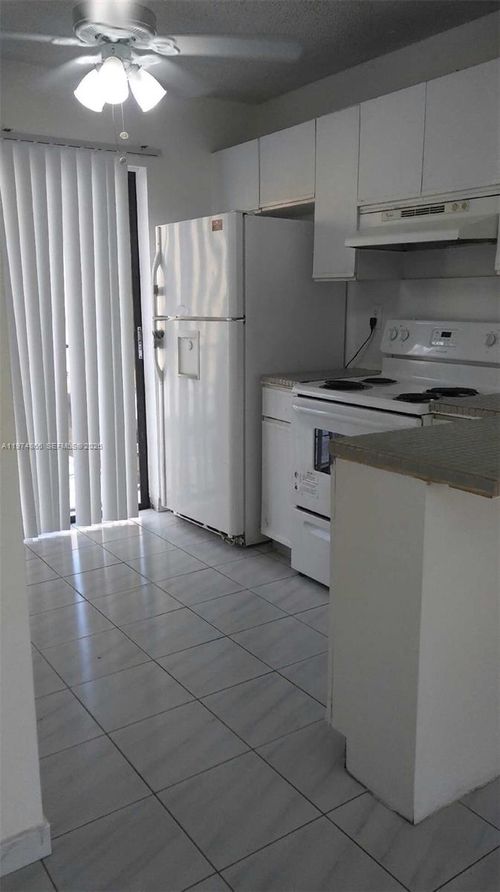 203-2765 W 62nd Pl, Hialeah, FL, 33016 | Card Image