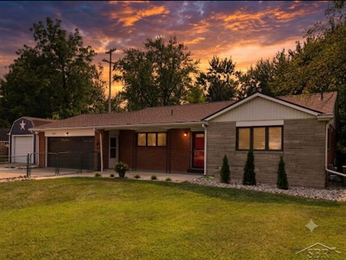 7437 Midland Rd, Freeland, MI, 48623-8943 | Card Image