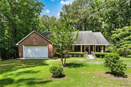 10020 Essex Hills Rd, New Kent, VA, 23124-2902 | Card Image