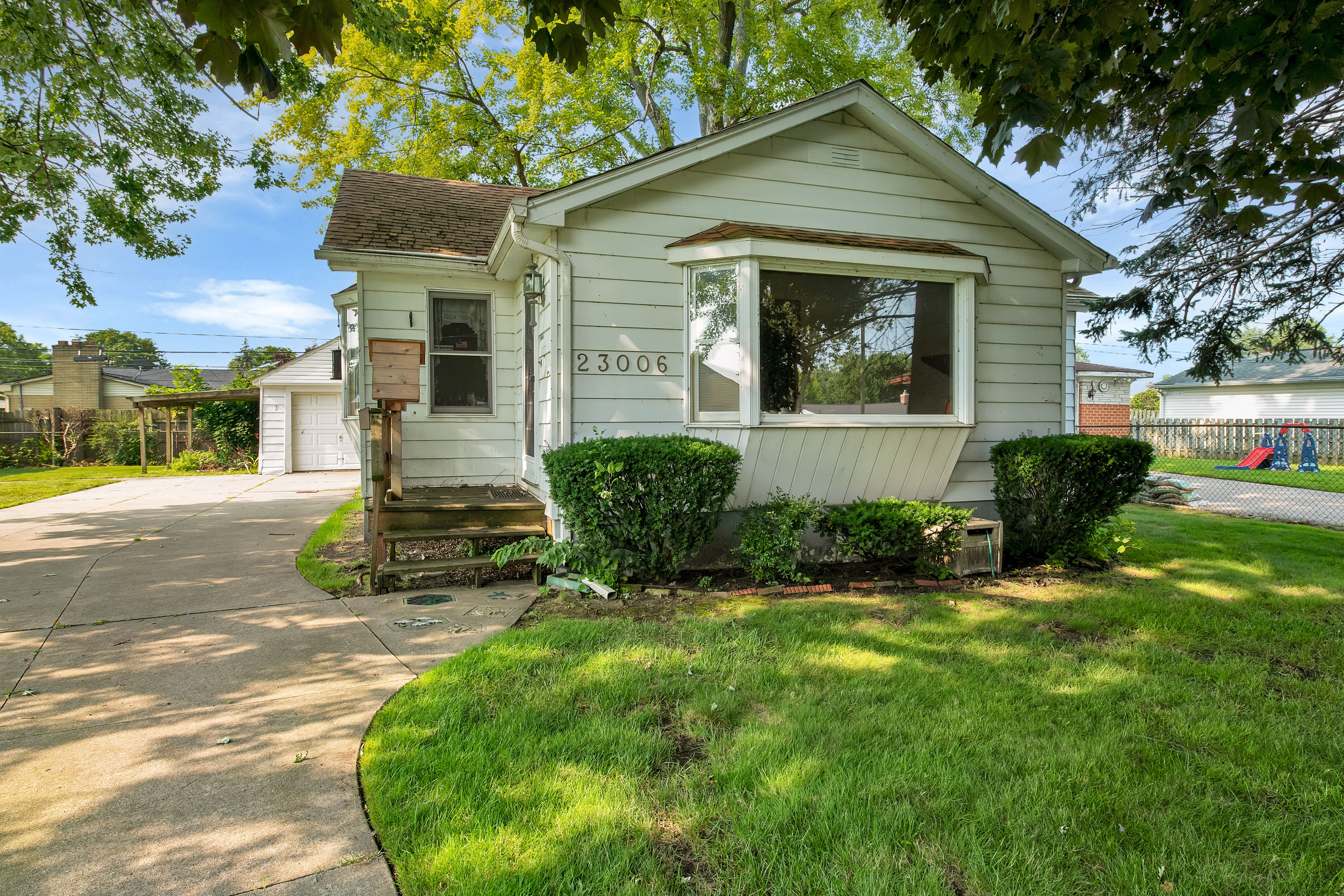 Socia St, Saint Clair Shores, MI 48082