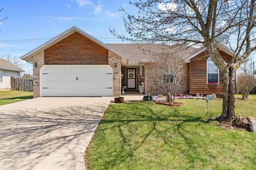 638 N Cox Ave, Republic, MO, 65738-7511 | Card Image