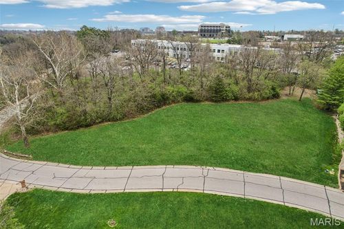 13004 Pingry Pl, Saint Louis, MO, 63131-1727 | Card Image