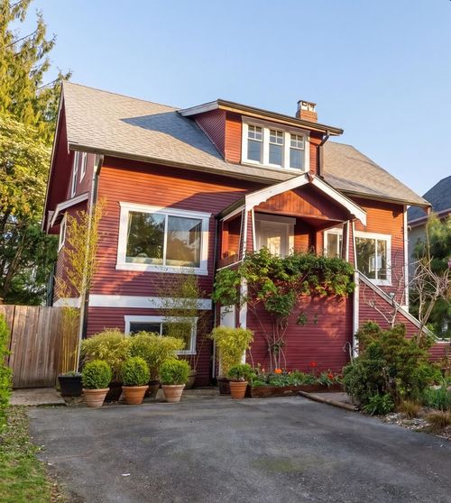 4578 Moss St, Vancouver, BC, V5R3T1 | Card Image