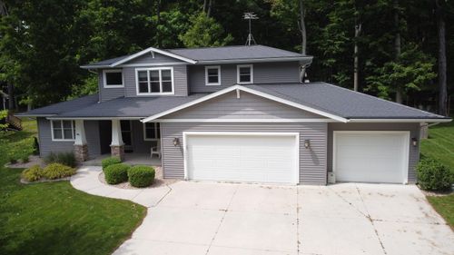 1038 Wood Ct, Sheboygan, WI, 53081-9125 | Card Image