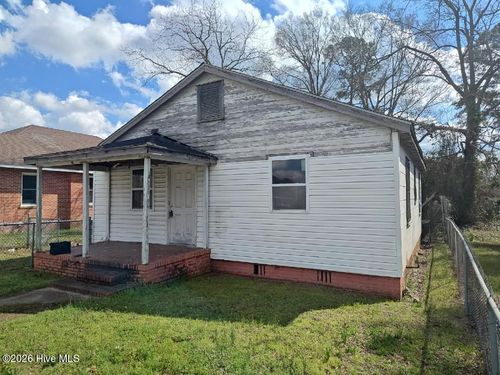 317 E Peyton Ave, Kinston, NC, 28501-4442 | Card Image