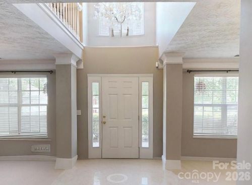 4905 Eagle Creek Dr, Charlotte, NC, 28269-1518 | Card Image