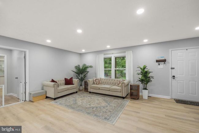 8170 Sinclair Mill Rd, House other with 4 bedrooms, 3 bathrooms and null parking in MANASSAS VA | Image 6