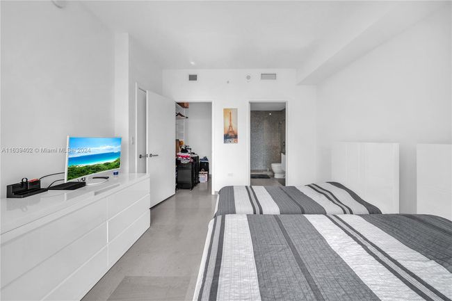 APT-3705 - 88 Sw 7 Th St, Condo with 2 bedrooms, 3 bathrooms and null parking in MIAMI FL | Image 20