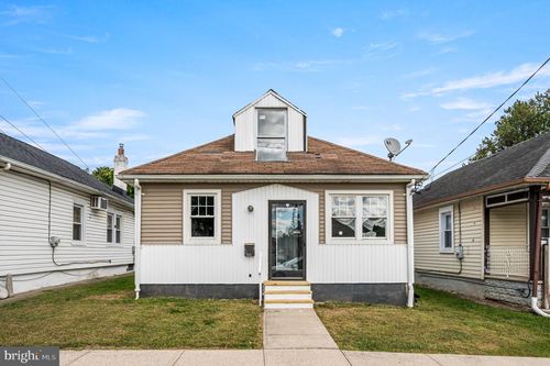 1019 Langley St, TRAINER, PA, 19061-5215 | Card Image