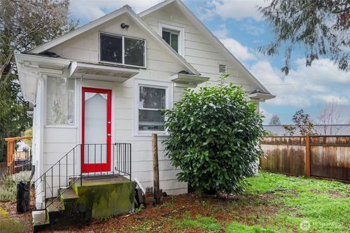 2209 E Roanoke St, Seattle, WA, 98112-2241 | Card Image