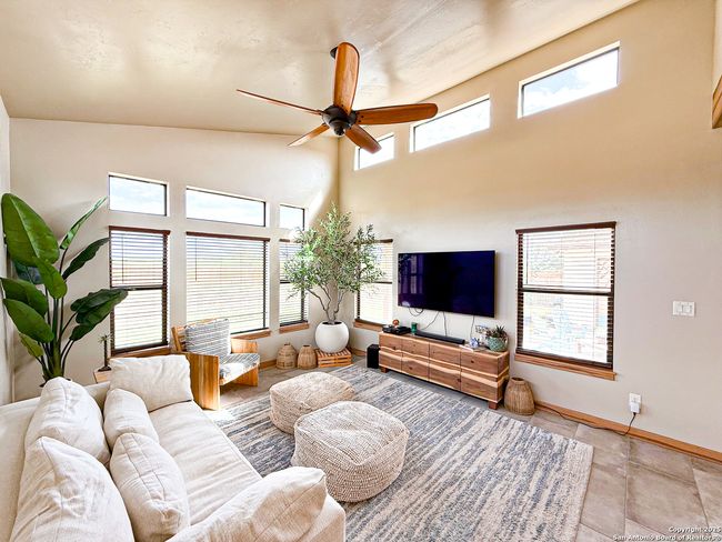 1208 Devine Dr, House other with 3 bedrooms, 2 bathrooms and null parking in Devine TX | Image 14
