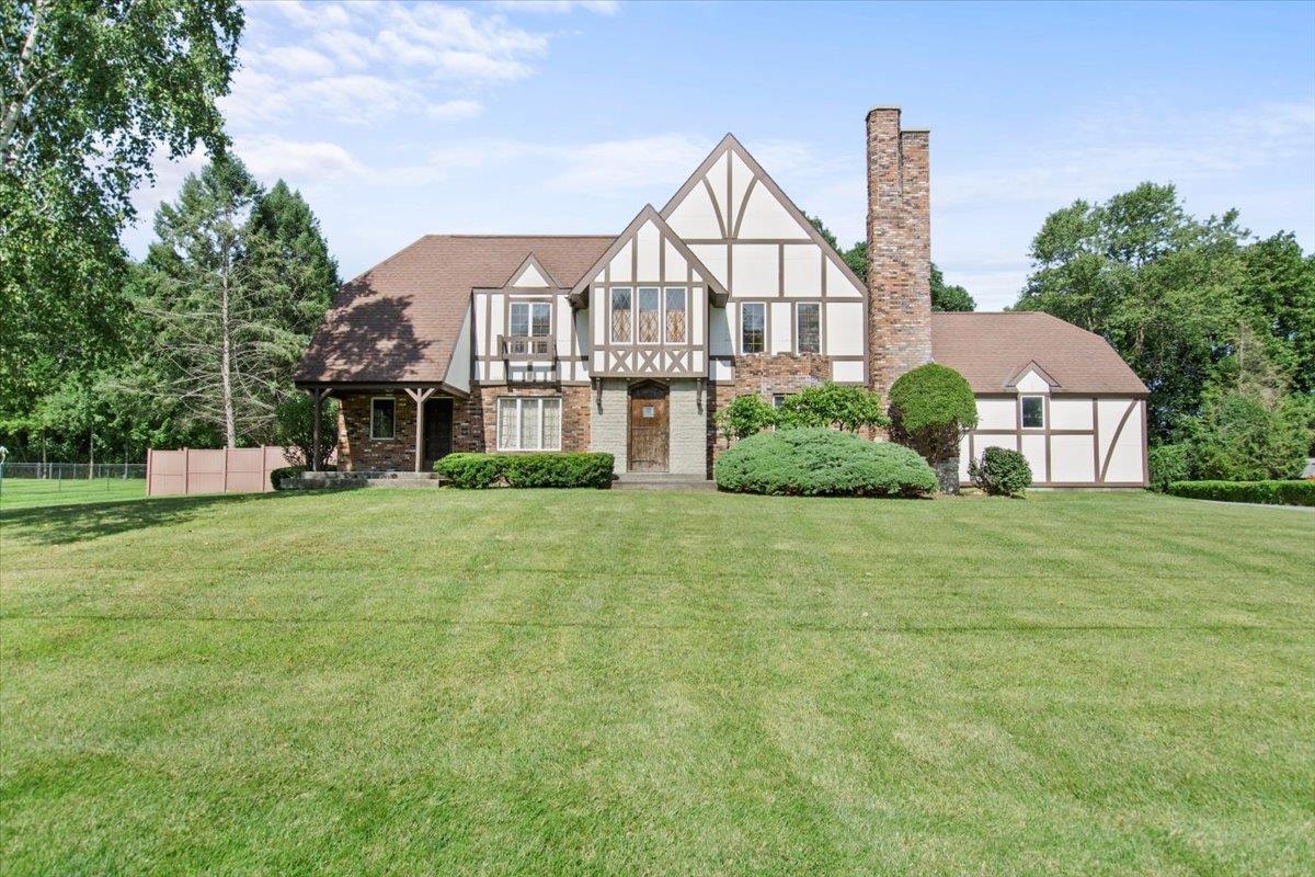 Stonehedge Dr, Bennington, VT 05201