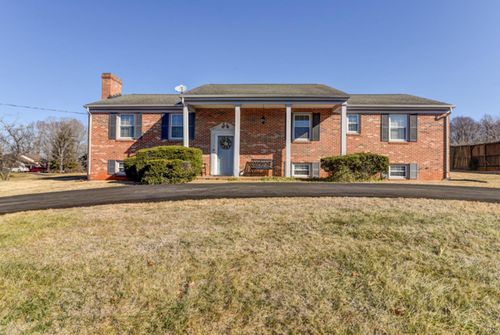 211 Robin Dr, Lynchburg, VA, 24502-4138 | Card Image