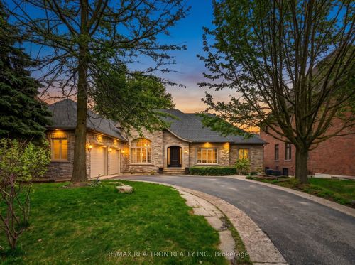 103 Duncan Rd, Richmond Hill, ON, L4C6J4 | Card Image