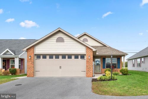 236 Benedict Ave, CHAMBERSBURG, PA, 17201-3227 | Card Image