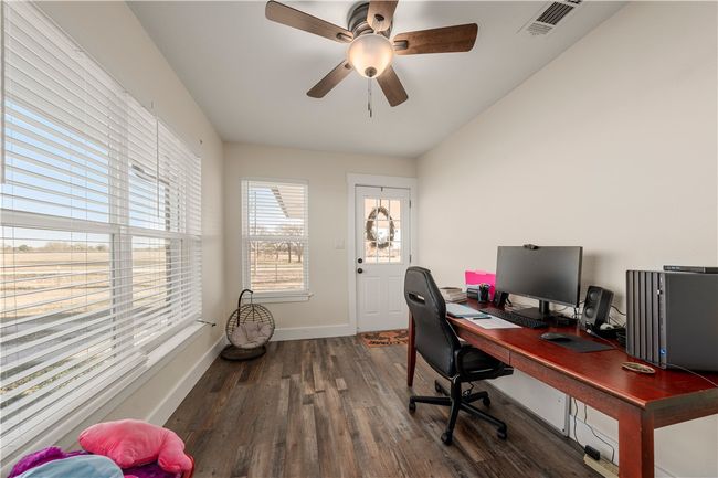 717 Oak Knoll Ln, Home with 3 bedrooms, 3 bathrooms and 1 parking in Elm Mott TX | Image 29