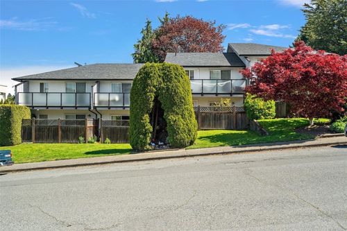 5-3235 Alder St, Saanich, BC, V8X1P3 | Card Image