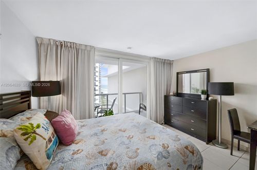 1117-19201 Collins Ave, Sunny Isles Beach, FL, 33160-2202 | Card Image