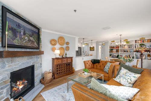 b304-609 7th Ave N, Edmonds, WA, 98020-3003 | Card Image