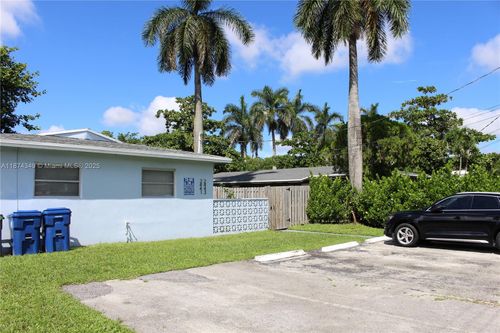 1-2441 Nw 9th Ter, Wilton Manors, FL, 33311-2324 | Card Image