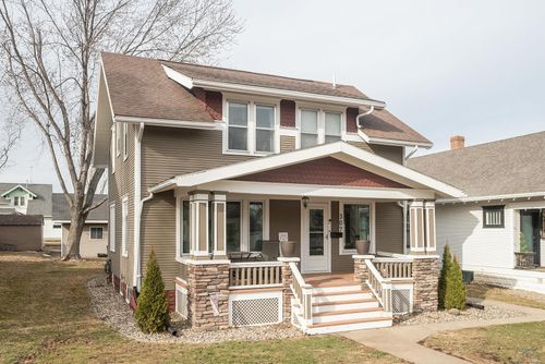 307 3rd St Ne, Orange City, IA, 51041-1305 | Card Image