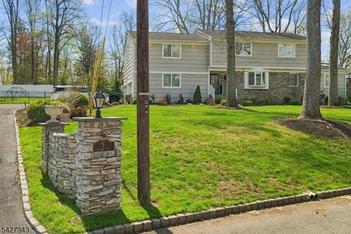9 Wingate Way, Roseland, NJ, 07068-1014 | Card Image