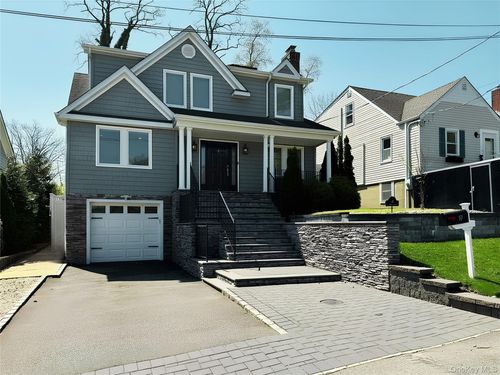 17 Prospect Street, Oyster Bay, NY, 11545 | Card Image