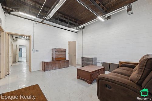 13550 Auburn St, Detroit, MI, 48223-3415 | Card Image