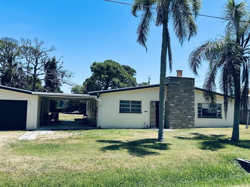 3510 W Lake Dr, Fort Pierce, FL, 34982-8449 | Card Image