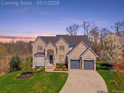 1450 Greythorne Dr, Lake Orion, MI, 48359-2440 | Card Image