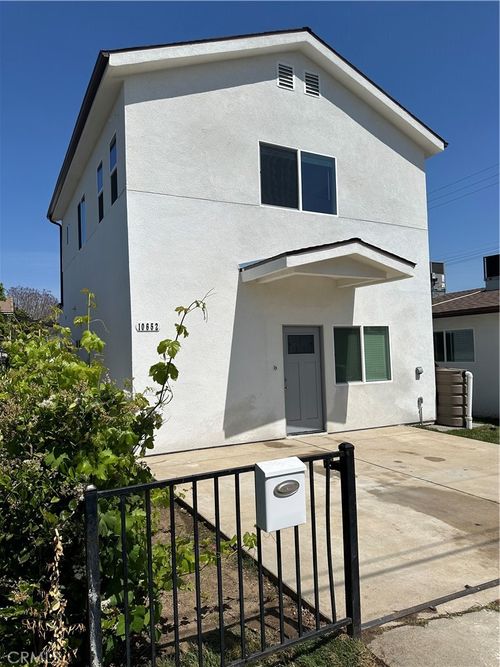 10652 Shoshone Avenue, Granada Hills, CA, 91344 | Card Image