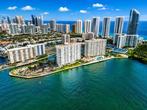 807-300 Bayview Dr, Sunny Isles Beach, FL, 33160-4745 | Card Image