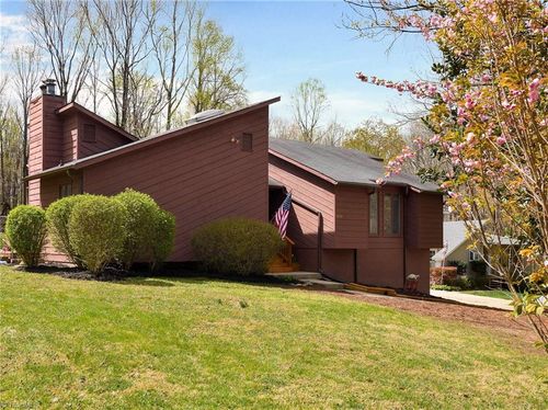 6590 Riverwood Rd, Walkertown, NC, 27051-9761 | Card Image