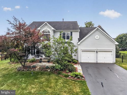 14 Stonehedge Dr, East Windsor, NJ, 08520-2825 | Card Image