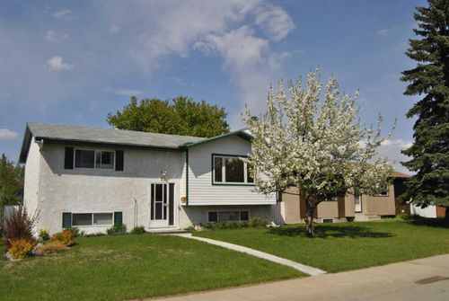 10 Patterson Cres, Red Deer, AB, T4P1J5 | Card Image