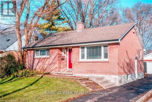 14 Graham Cres, London, ON, N5W4L8 | Card Image