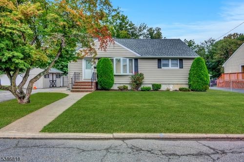 22 Chestnut St, Bloomingdale, NJ, 07403-1705 | Card Image