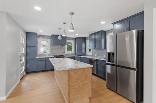 720 Fir Ave, Bird Island, MN, 55310-2202 | Card Image