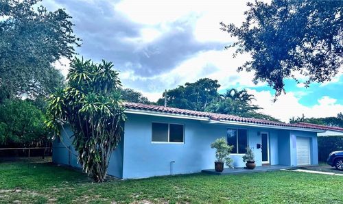 13964 Lake George Ct, Miami Lakes, FL, 33014-3043 | Card Image