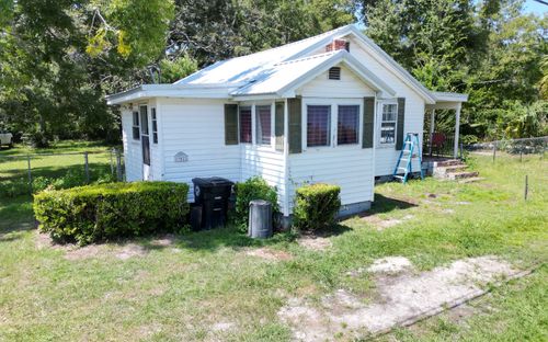 902 Blackburn Ave Sw, Live Oak, FL, 32064-3734 | Card Image
