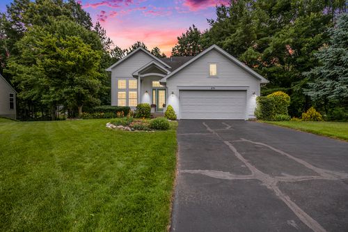 270 Silver Ridge Dr, Holland, MI, 49424-5308 | Card Image