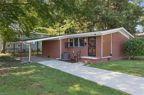 2734 Jamestown Ave, Hampton, VA, 23661-2040 | Card Image
