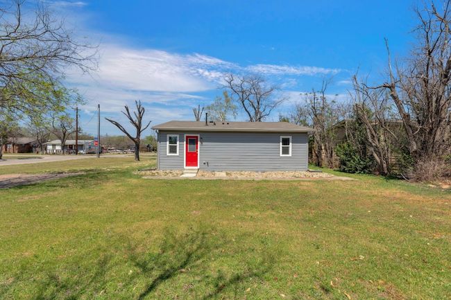 View of front of property with a front lawn | Image 25