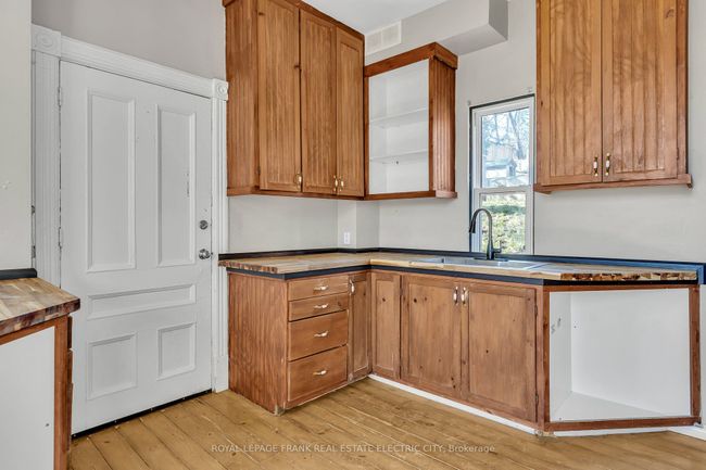 617 Aylmer St N, House other with 3 bedrooms, 2 bathrooms and 2 parking in Peterborough ON | Image 15