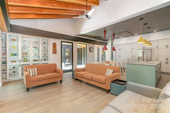 Light and Bright living room | Image 18