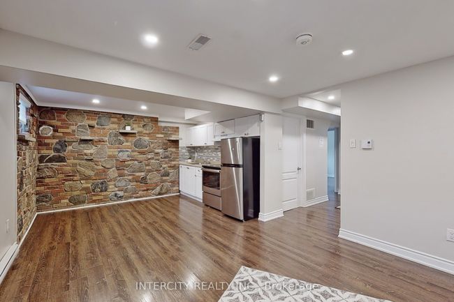 122 Rutherford Rd N, House other with 5 bedrooms, 2 bathrooms and 6 parking in Brampton ON | Image 23