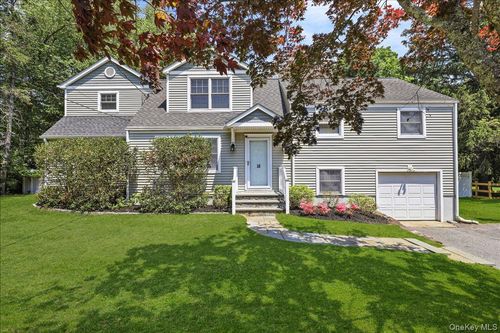 18 Jefferson Ln, Bedford, NY, 10506-1404 | Card Image
